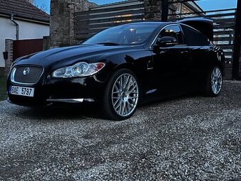 Jaguar XF 3.0D, 155kw, automat, 180tis najeto