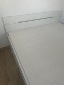 Postel bila 140x200