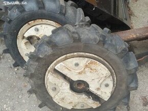 Prodám vnitřní závaží k malotraktorům tera vari cena za kus