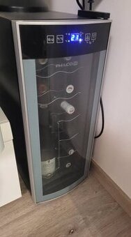 Lednice na 12 vín zn. Philco. Jako nová.