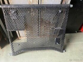 Ochranná přední maska na traktor