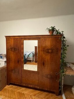 2× masivní dubové skříně – TOP stav, sleva 50 %, Brno-střed