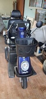 Tříkolový elektrický vozik