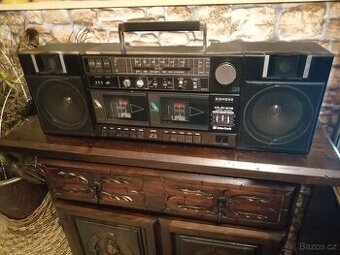 Retro radiomagnetofon