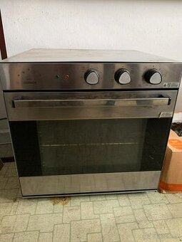 Prodám PEČÍCÍ TROUBU Horeca GCO1001.