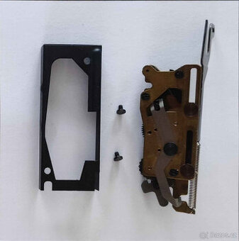 Pentacon Six samospoušť