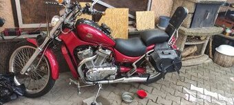 Suzuki Intruder 800 vs