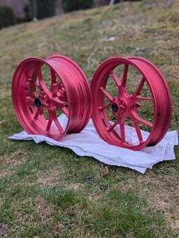 Aprilia kovaná kola 17” (3.5/6.0) RSV4 / Tuono V4 – originál