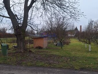 - Pronájem zahrady se zahradní kůlnou  - 345m2