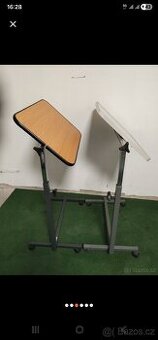 Polohovací jídelní stolek