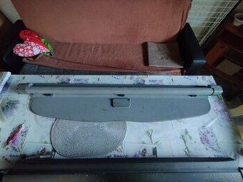 Zadní zatahovací zástěna