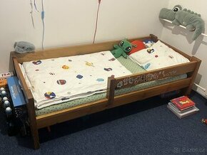 Prodám dětskou postel,dřevěná masiv - 1