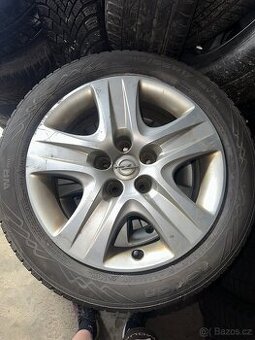 Pneumatiky Nokian + disky s Opel poklicemi