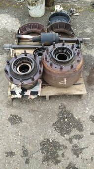 Náboje zadních náprav Tatra 815 měchy