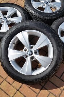 Zimní sada ŠKODA Octavia 4 5x112 R16 pneu 205/60/16 zánovní