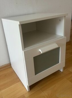stolek s úložným prostorem