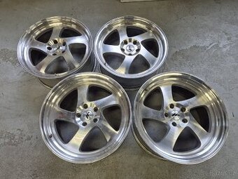 Disky 5x114.3 R19 Japan Racing JR15