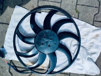 Ventilátor chladiče Škoda Kamiq 2Q0959455J - 1