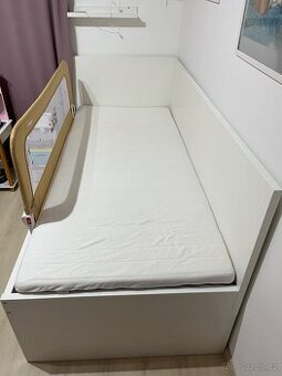 Prodám Ikea postel s roštem a matrací