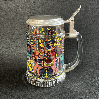 Skleněný korbel s víkem, folklórní motiv, BMF Německo