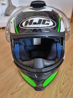 Přilba na motorku