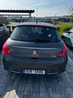 Peugeot 308 1.6 VTi – r.v. 2012, dobrý stav