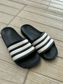 Pantofle adidas vel 35
