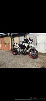 Aprilia dorsoduro 750