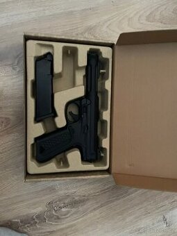 Airsoftová pistole