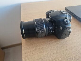 Canon EOS 60D  Objevte své kreativní schopnosti s fotoaparát
