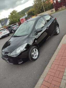 Mazda 2 1.3i, r. 2008 – 84 000 km, první majitel