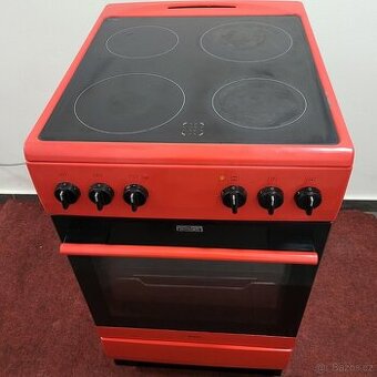 ČERVENÝ sklokeramický sporák Amica