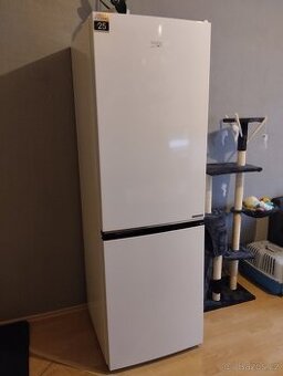 Kombinovaná lednice s mrazákem