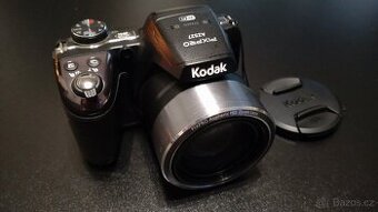 Kodak Pixpro AZ527 s vybavením.