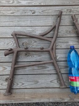 Litinová lavička bočnice