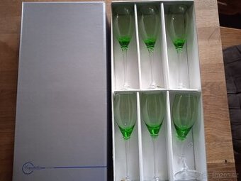 Sklenice na víno se stopkou