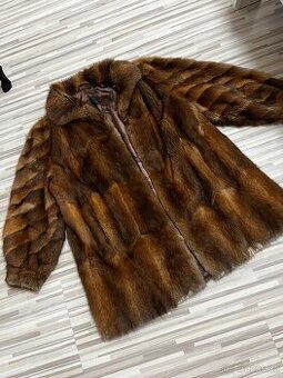 Pravý kožešinový kabát