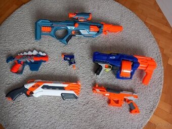 NERF pistole, náboje, doplňky