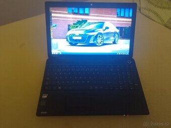 15.6" Toshiba 4gb RAM/500gb HDD/Linux