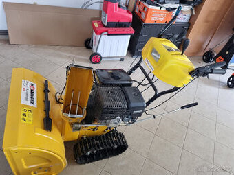 Výkonná pásová sněhová fréza Holzinger 11 HP