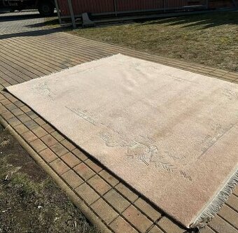 Vlněný koberec 2x3 metry. ZA ODVOZ.