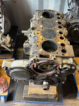 Spodek motoru Nissan Terrano II 2.7Tdi / díly