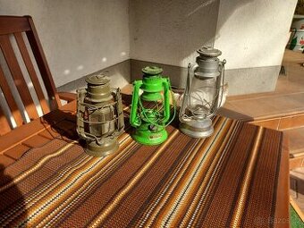 Vojenské lampy větru vzdorné