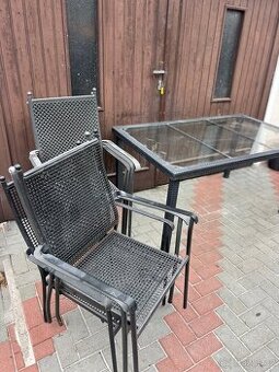 Stůl se židlemi zahradní