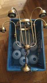 Lustr šestiramenný, svítidlo na 8 žárovek.