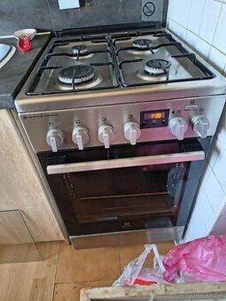 Kombinovaný sporák Electrolux