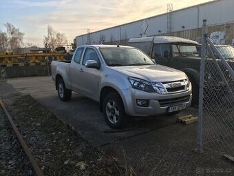 Isuzu D-max 2,5 BiTD space cab, custom