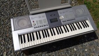 Yamaha PSR 295 - ZAMLUVENO