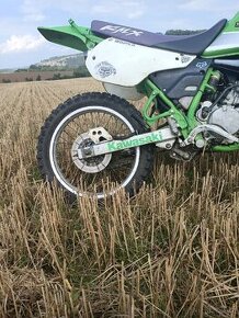 Prodám zbylé díly Kawasaki kmx 125