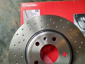Audi a5 přední děrované kotouče BREMBO